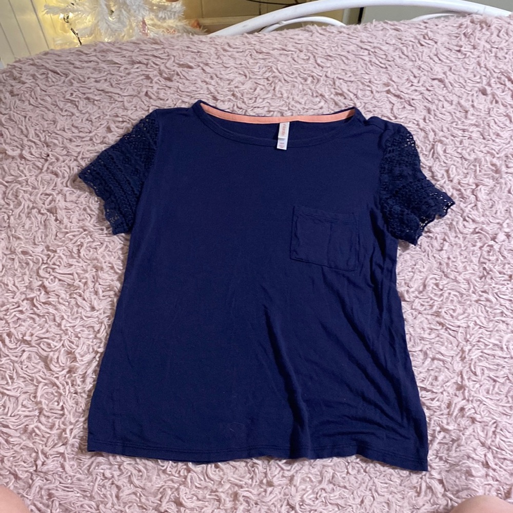 Xhilaration shirt for girls Small